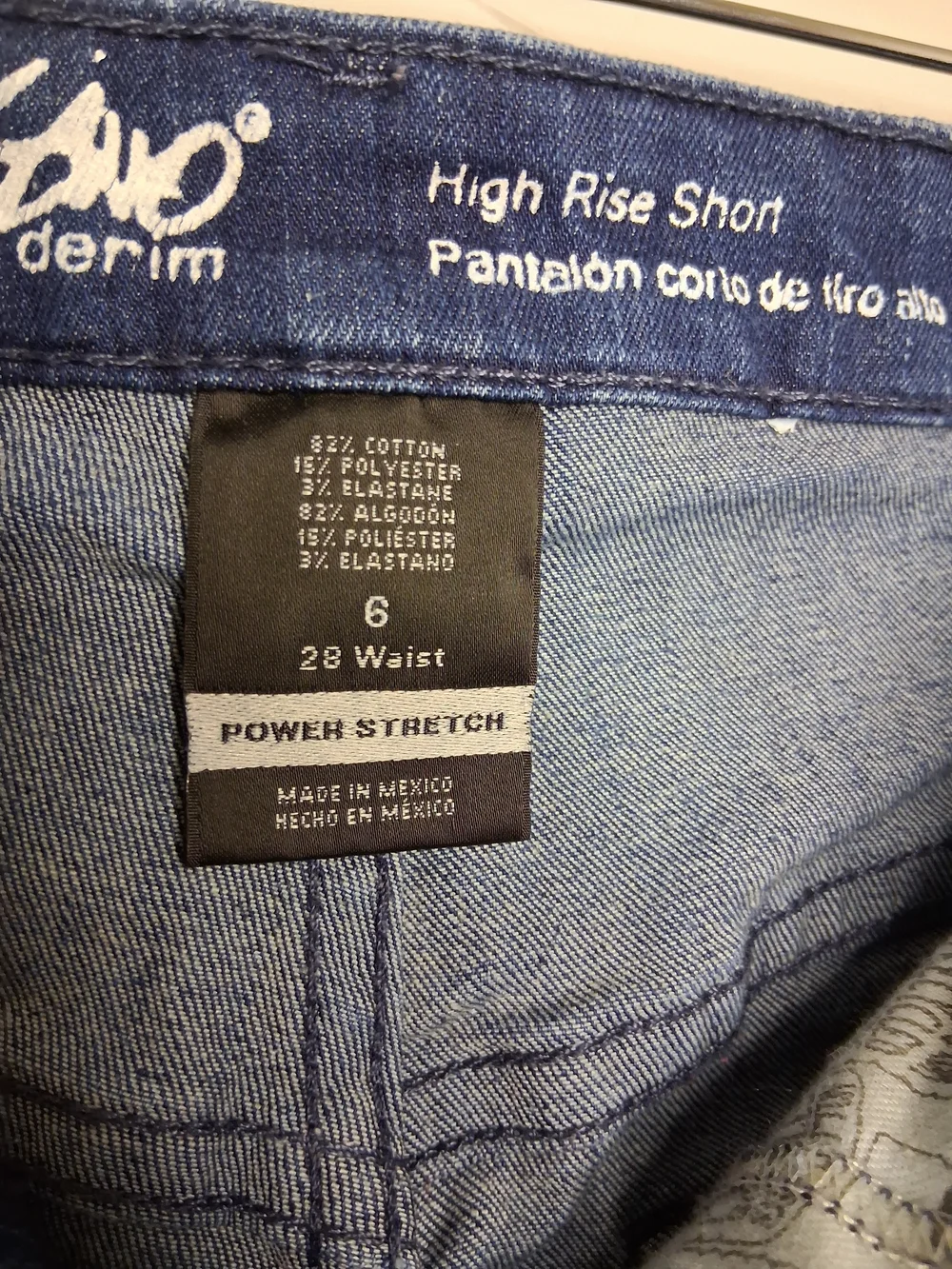 Mossimo High Rise Denim Shorts Size 6 Blue Distressed Raw Hem Stretch Jean Short